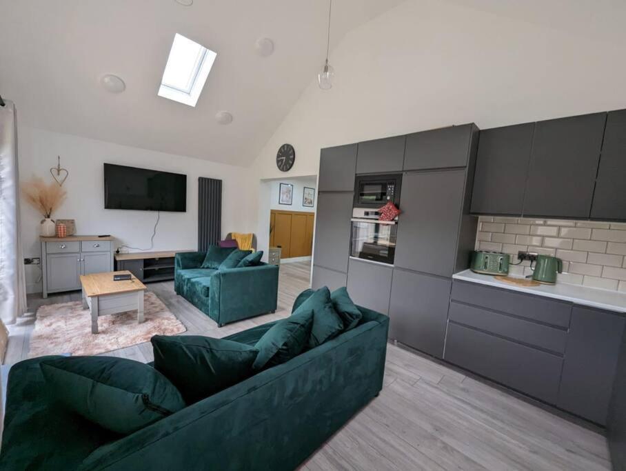 7 Guests - 4 Bedroom - Free Wi-Fi - Kettering Dış mekan fotoğraf