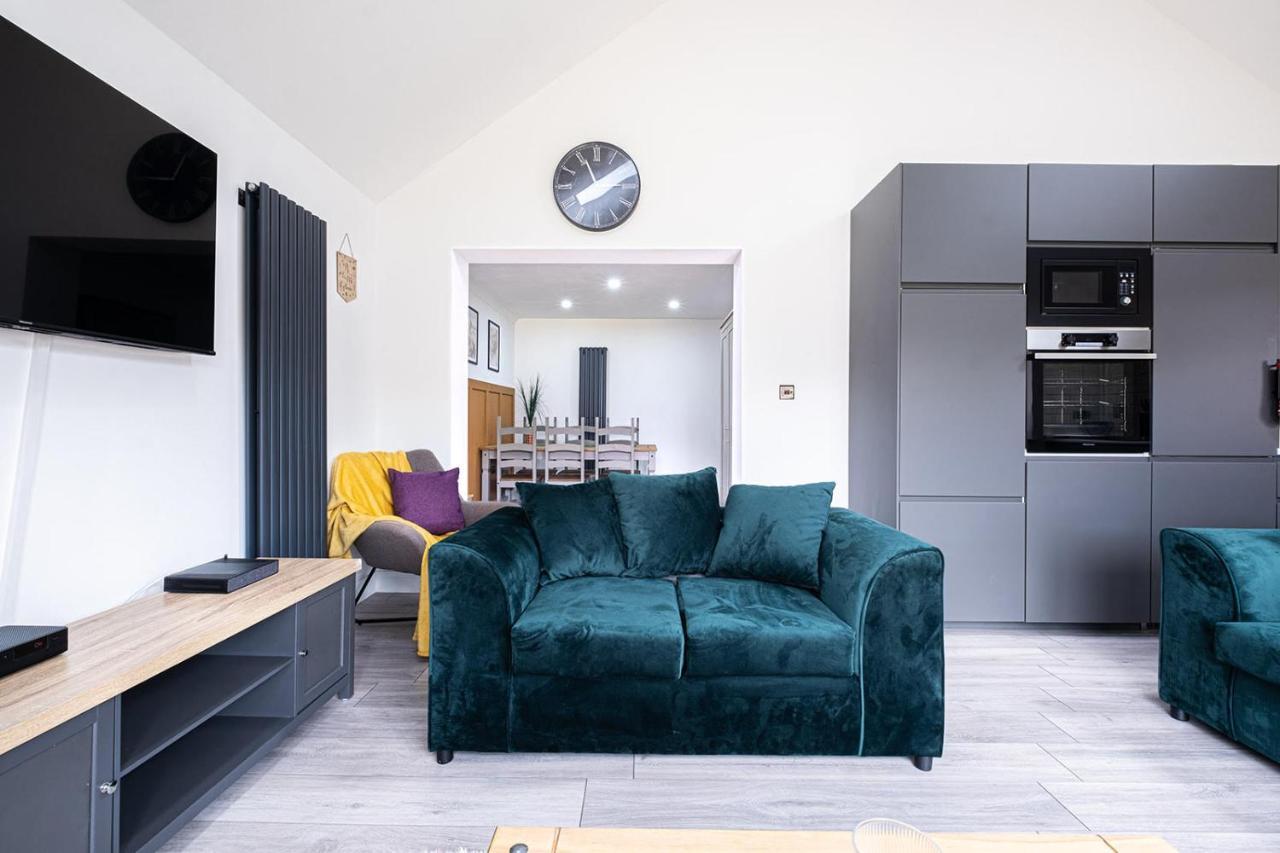 7 Guests - 4 Bedroom - Free Wi-Fi - Kettering Dış mekan fotoğraf